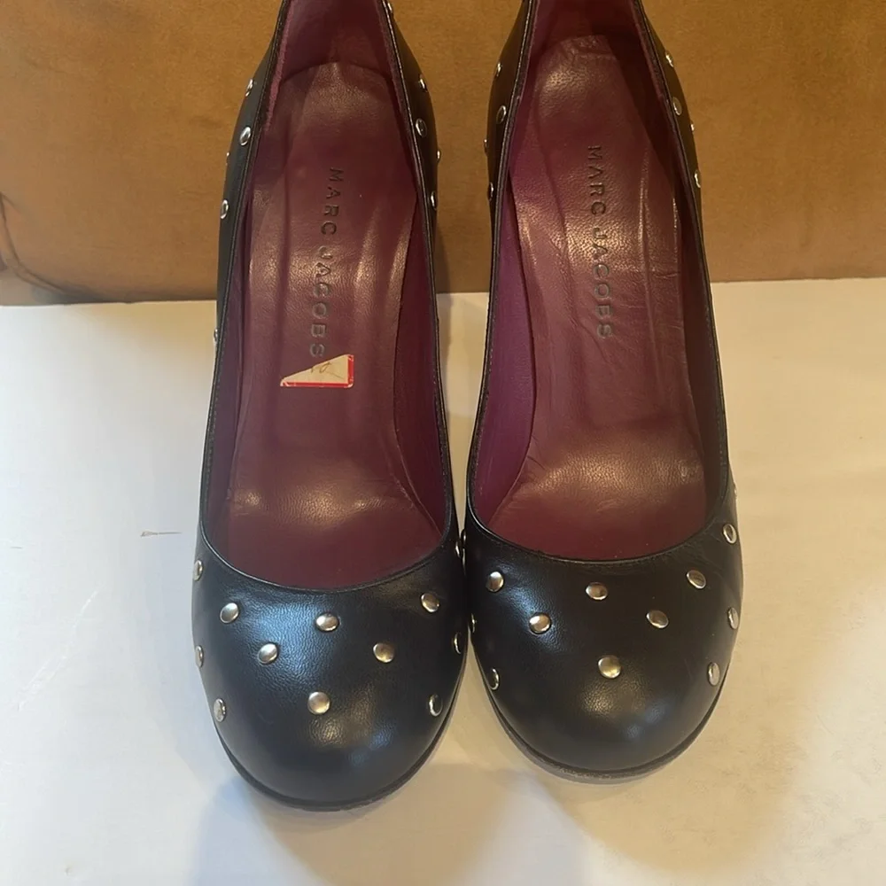 Marc Jacobs vintage round toe studded war bride pumps hardly worn 7.5 - Picture 2 of 7